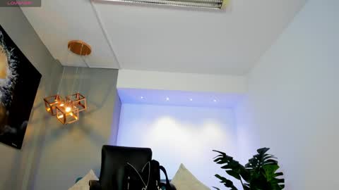 Charlotte  Everyday From 0700 to 1300 Col Time online show from 04/12/26, 11:48