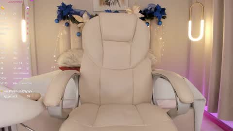 Snapshot of charlottedupontt chatting on 12/24/24, 01:39 Charlotte online show from 12/24/24, 01:39