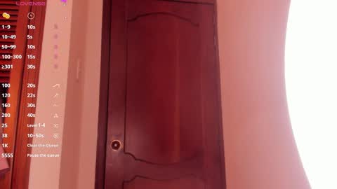 Snapshot of charlottedupontt chatting on 01/10/25, 12:47 Charlotte online show from 01/10/25, 12:47