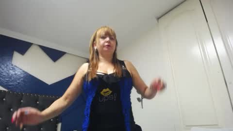 Snapshot of charlottee_brown2 chatting on 02/04/25, 11:49 C H A R L O T T E online show from 02/04/25, 11:49