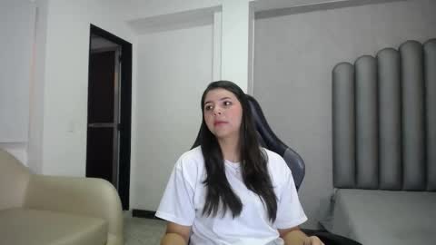 charlottee_starr online show from 12/15/25, 08:57