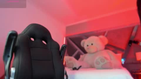 Snapshot of charlotteinpole chatting on 02/12/26, 04:51 Charlotte online show from 02/12/26, 04:51