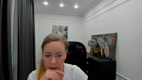 Snapshot of charlottekerti chatting on 05/18/26, 11:49 Charlotte online show from 05/18/26, 11:49