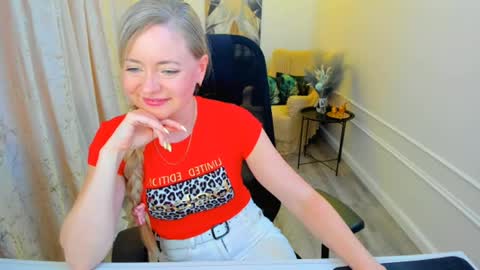 Snapshot of charlottekerti chatting on 06/03/26, 02:33 Charlotte online show from 06/03/26, 02:33
