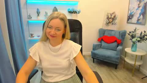 Snapshot of charlottekerti chatting on 06/10/26, 01:10 Charlotte online show from 06/10/26, 01:10