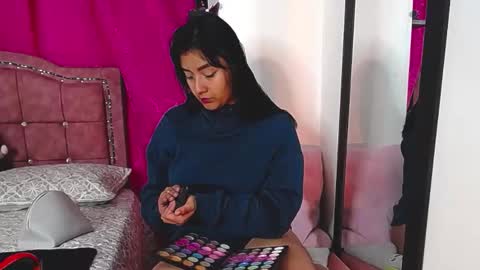 Snapshot of charlottekiss99 chatting on 09/19/25, 11:44 charlottekiss99 online show from 09/19/25, 11:44