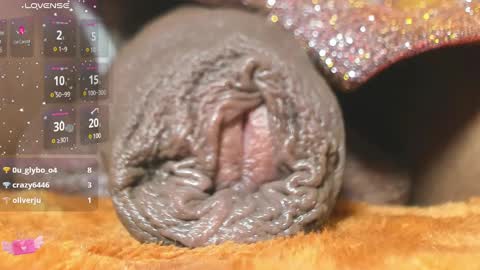 Snapshot of charlottelaurent chatting on 03/07/25, 11:38 Char online show from 03/07/25, 11:38