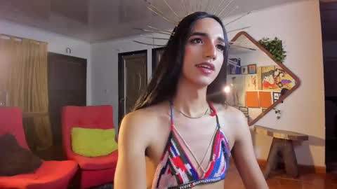 Snapshot of charlottelaurent chatting on 10/18/25, 01:41 Char online show from 10/18/25, 01:41