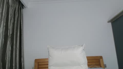 Snapshot of charlottelin chatting on 12/23/24, 06:05 Charlotte online show from 12/23/24, 06:05