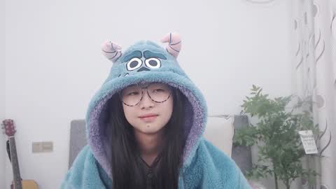 Snapshot of charlottelin chatting on 01/03/25, 10:19 Charlotte online show from 01/03/25, 10:19