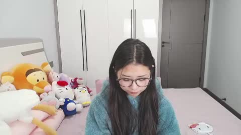 Snapshot of charlottelin chatting on 02/17/25, 01:10 Charlotte online show from 02/17/25, 01:10