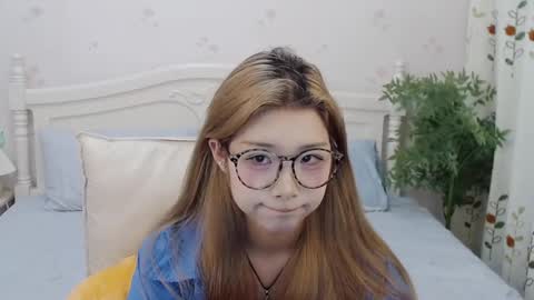 Snapshot of charlottelin chatting on 09/21/25, 12:40 Charlotte online show from 09/21/25, 12:40