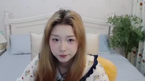 Snapshot of charlottelin chatting on 09/24/25, 07:06 Charlotte online show from 09/24/25, 07:06