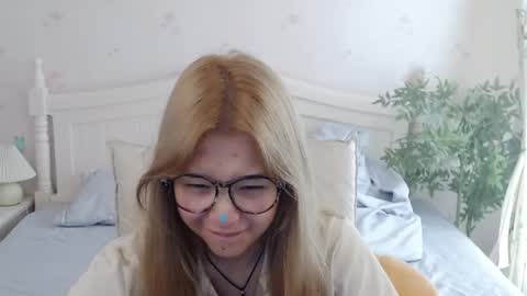 Snapshot of charlottelin chatting on 10/02/25, 02:29 Charlotte online show from 10/02/25, 02:29