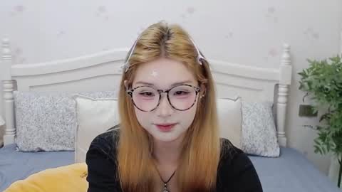 Snapshot of charlottelin chatting on 10/21/25, 05:35 Charlotte online show from 10/21/25, 05:35