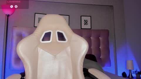 Snapshot of charlotterussel chatting on 12/07/24, 12:08 charlotterussel online show from 12/07/24, 12:08