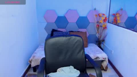 Charlotte Taylor online show from 02/03/26, 06:51