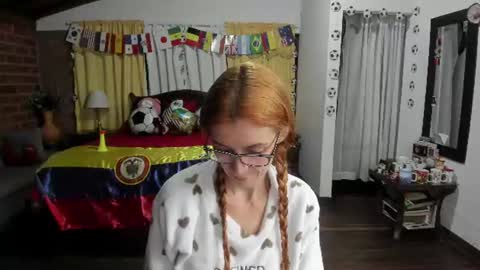 Snapshot of charlottewillson chatting on 06/26/26, 12:37 Charlotte online show from 06/26/26, 12:37