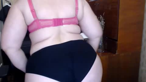 Snapshot of charlottextasty chatting on 04/22/26, 10:17 CharlotteXTasty online show from 04/22/26, 10:17