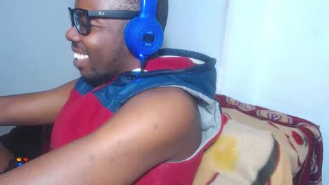 charly_vergonti_ online show from 10/05/25, 09:51