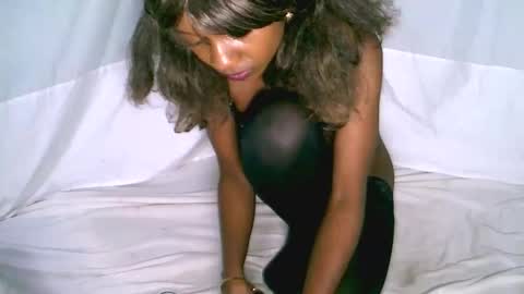 Snapshot of charmantegirl007 chatting on 09/14/25, 03:49 charmantegirl007 online show from 09/14/25, 03:49