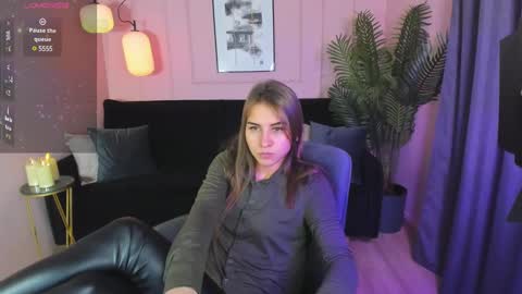 Snapshot of charmbianca chatting on 02/13/25, 12:00 Bianca online show from 02/13/25, 12:00