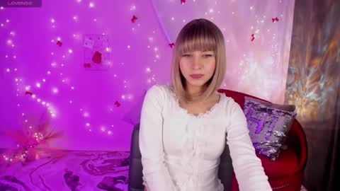 Snapshot of charmbianca chatting on 12/20/25, 10:55 Bianca online show from 12/20/25, 10:55