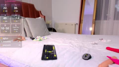 Snapshot of charming_annye chatting on 01/07/25, 12:45 Annye online show from 01/07/25, 12:45
