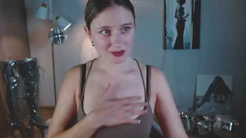 Snapshot of charming_beauty chatting on 07/08/26, 07:02 Michelle online show from 07/08/26, 07:02