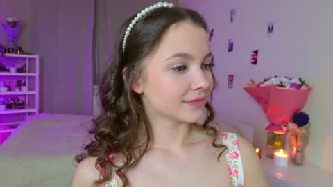 Snapshot of charming_bliss chatting on 10/16/25, 03:46 Kaylee online show from 10/16/25, 03:46