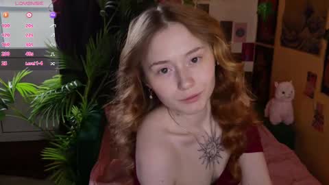 Snapshot of charming_lilly chatting on 02/25/25, 07:09 Lissa online show from 02/25/25, 07:09