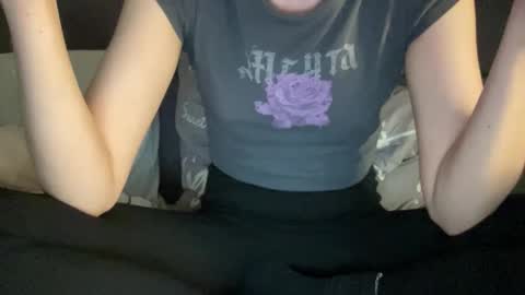 Vicky online show from 11/06/25, 06:42