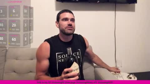 Snapshot of chasemason20 chatting on 10/17/25, 01:31 Onlyfans chasingfit Instagram the arguer Twitter chasingfitOF online show from 10/17/25, 01:31