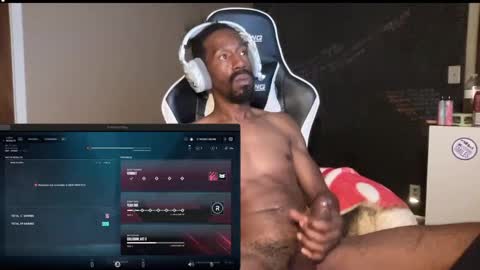 Snapshot of chatteebo chatting on 12/14/24, 01:17 chatteebo online show from 12/14/24, 01:17