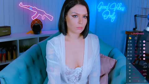 Snapshot of chaturkaterina chatting on 02/01/25, 06:51 Miss Harmony online show from 02/01/25, 06:51