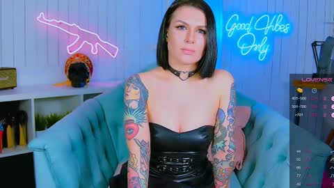 Snapshot of chaturkaterina chatting on 02/17/25, 04:31 Miss Harmony online show from 02/17/25, 04:31