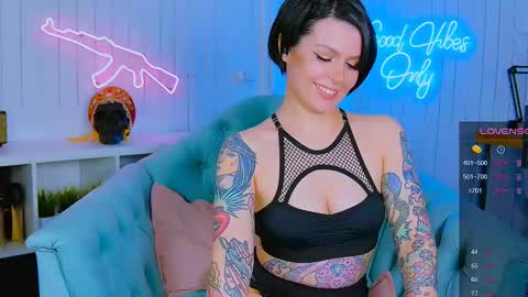 Snapshot of chaturkaterina chatting on 02/27/25, 08:09 Miss Harmony online show from 02/27/25, 08:09