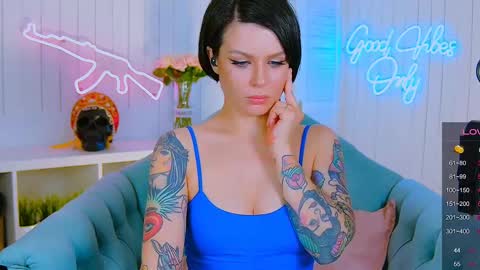 Snapshot of chaturkaterina chatting on 03/04/25, 12:50 Miss Harmony online show from 03/04/25, 12:50