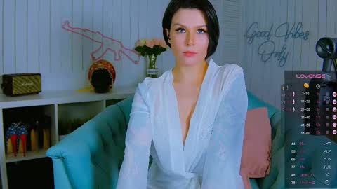 Snapshot of chaturkaterina chatting on 03/06/25, 10:26 Miss Harmony online show from 03/06/25, 10:26