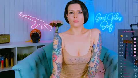 Snapshot of chaturkaterina chatting on 03/08/25, 06:21 Miss Harmony online show from 03/08/25, 06:21