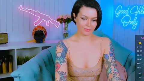 Snapshot of chaturkaterina chatting on 03/08/25, 09:28 Miss Harmony online show from 03/08/25, 09:28