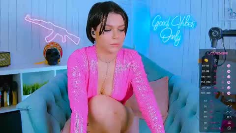 Snapshot of chaturkaterina chatting on 03/10/25, 10:24 Miss Harmony online show from 03/10/25, 10:24