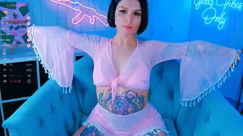 Snapshot of chaturkaterina chatting on 11/23/25, 06:41 Miss Harmony online show from 11/23/25, 06:41