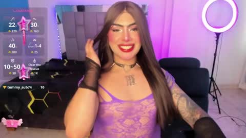 Snapshot of chaturmodels chatting on 06/02/26, 09:17 Sophie online show from 06/02/26, 09:17