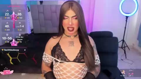 Snapshot of chaturmodels chatting on 06/15/26, 08:00 Sophie online show from 06/15/26, 08:00