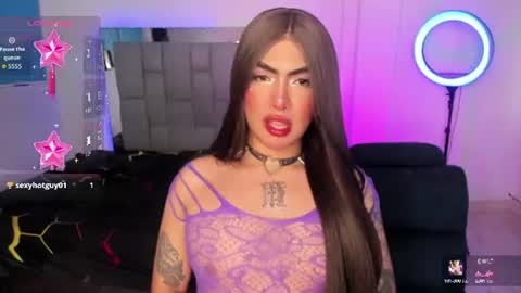 Snapshot of chaturmodels chatting on 07/19/26, 09:07 Sophie online show from 07/19/26, 09:07