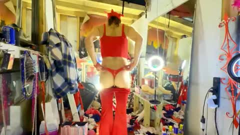 Snapshot of chavezechavez4207 chatting on 11/18/25, 09:03 MasterPRO online show from 11/18/25, 09:03