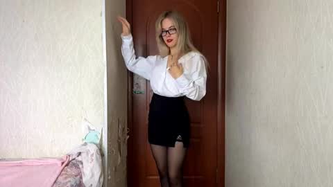 Milissa online show from 09/21/25, 07:32