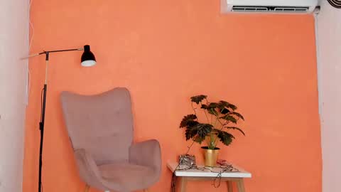 Snapshot of chaybell_ chatting on 12/12/24, 03:32 Chay online show from 12/12/24, 03:32