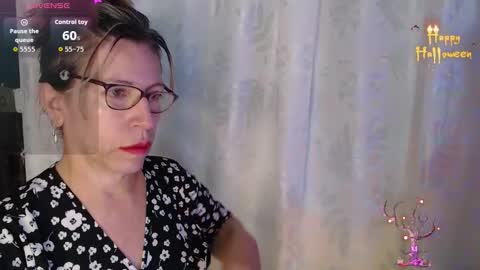 CHAYLA VICTORIA RUIZ  online show from 11/20/25, 09:53